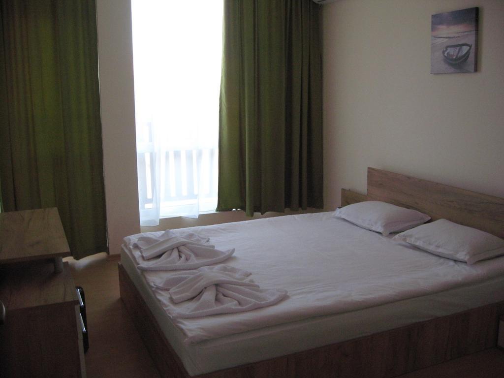 Chateau Aheloy Hotel Pomorie Buitenkant foto