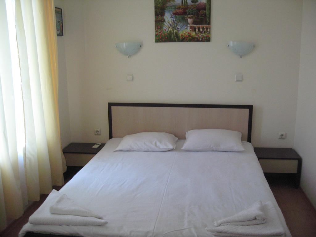 Chateau Aheloy Hotel Pomorie Buitenkant foto