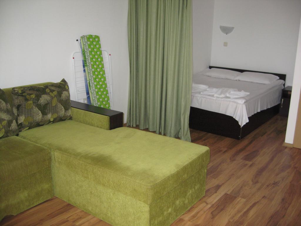 Chateau Aheloy Hotel Pomorie Buitenkant foto